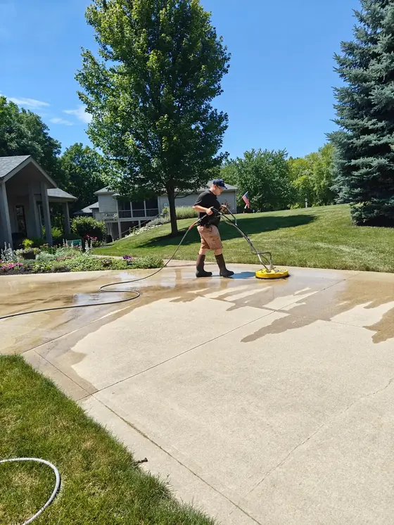 Driveway cleaning in Huntington, IN.